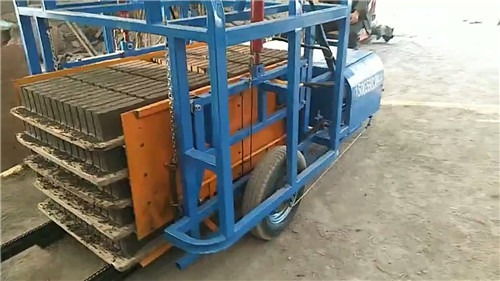 小型水泥磚叉磚車 高效便捷的水泥磚生產(chǎn)與搬運利器
